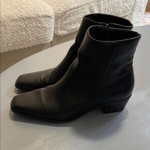 Lulu's Black Ankle Booties